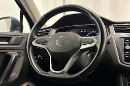 sininen Volkswagen Tiguan 2021 kuva 13.