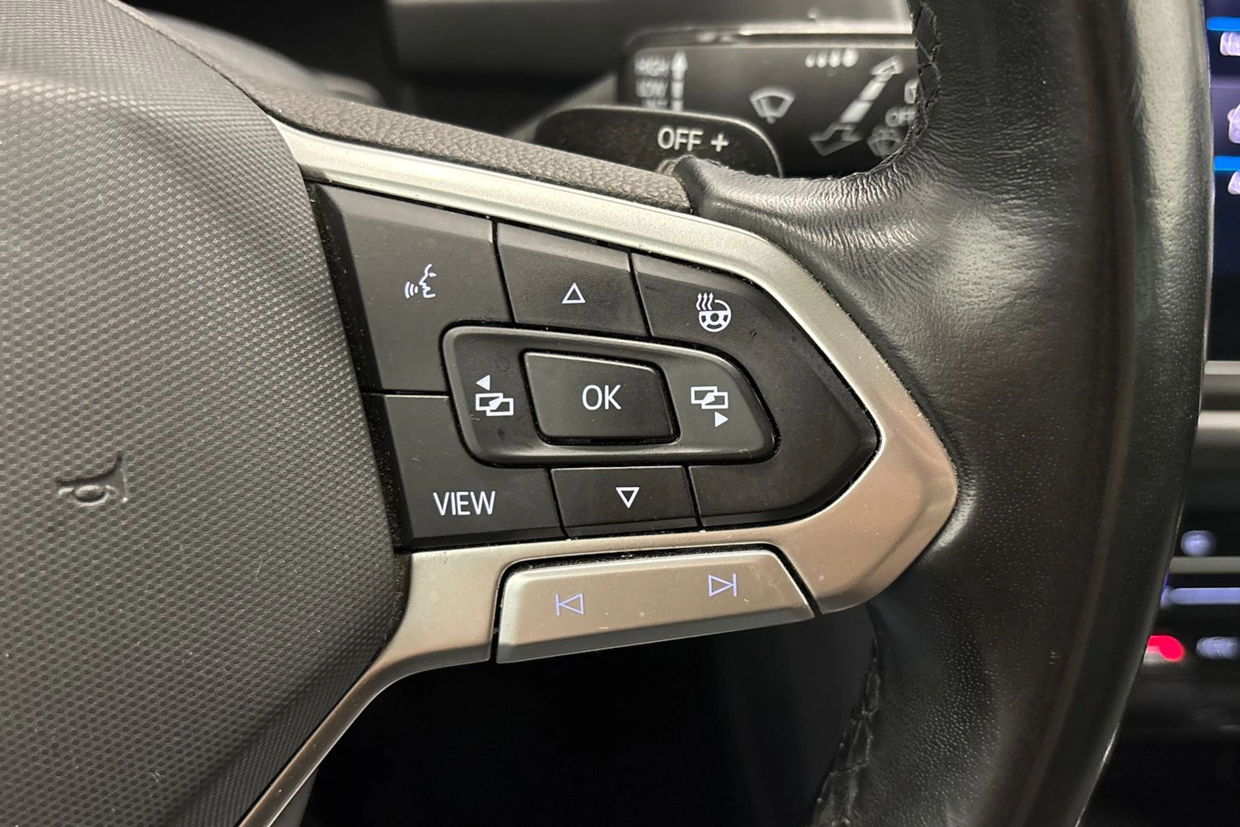sininen Volkswagen Tiguan 2021 kuva 15.