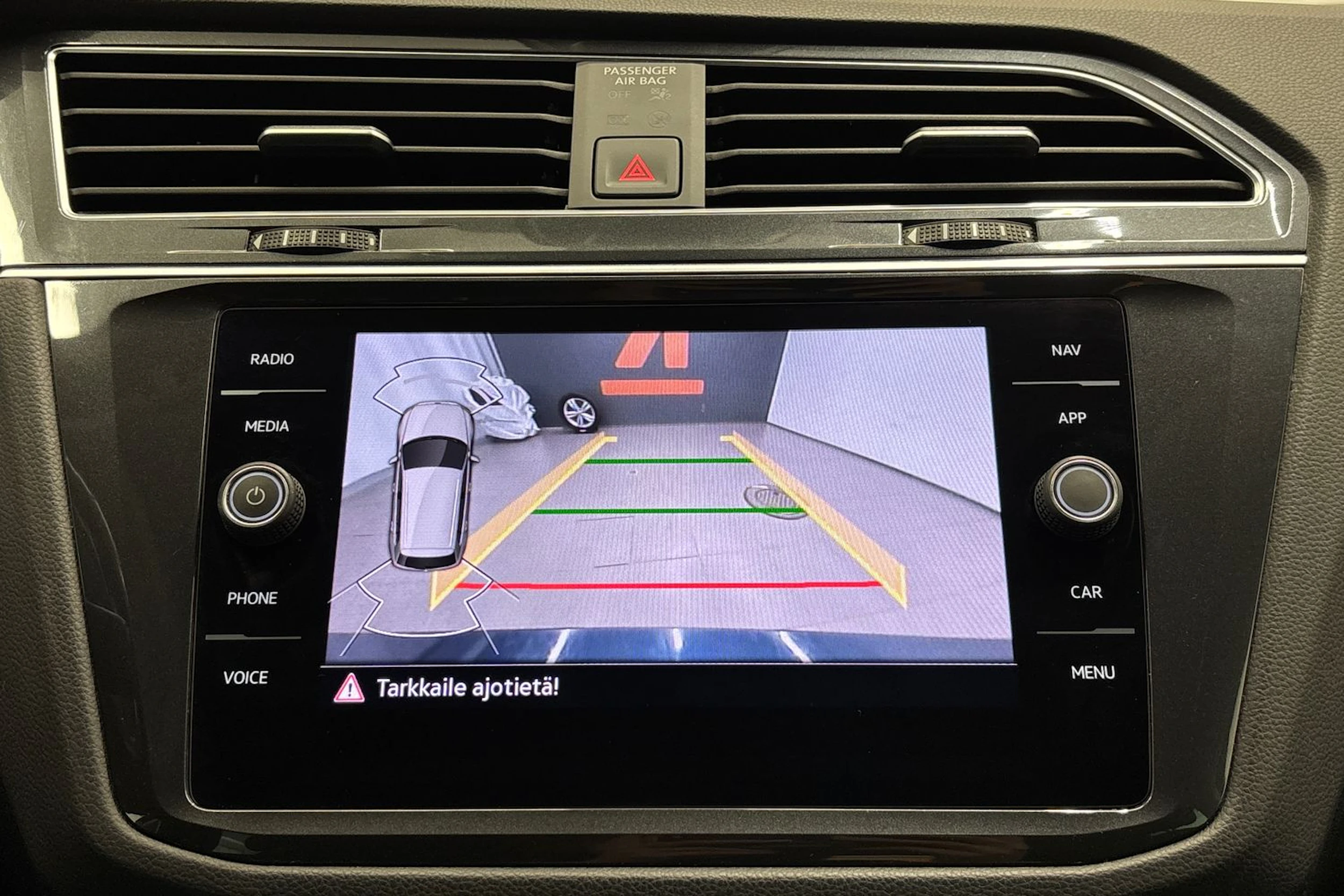sininen Volkswagen Tiguan 2021 kuva 17.