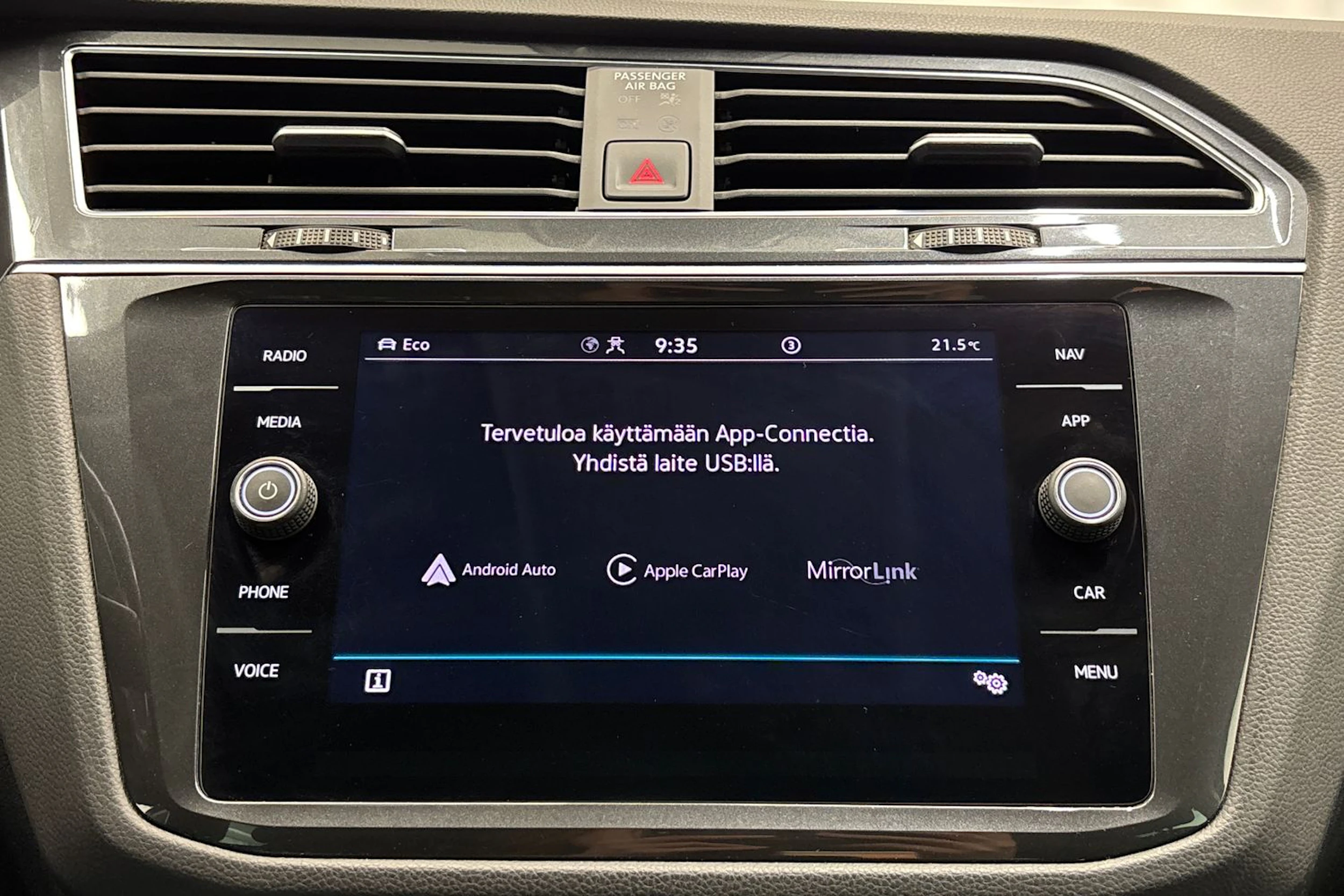 sininen Volkswagen Tiguan 2021 kuva 18.