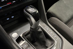 sininen Volkswagen Tiguan 2021 kuva 21.