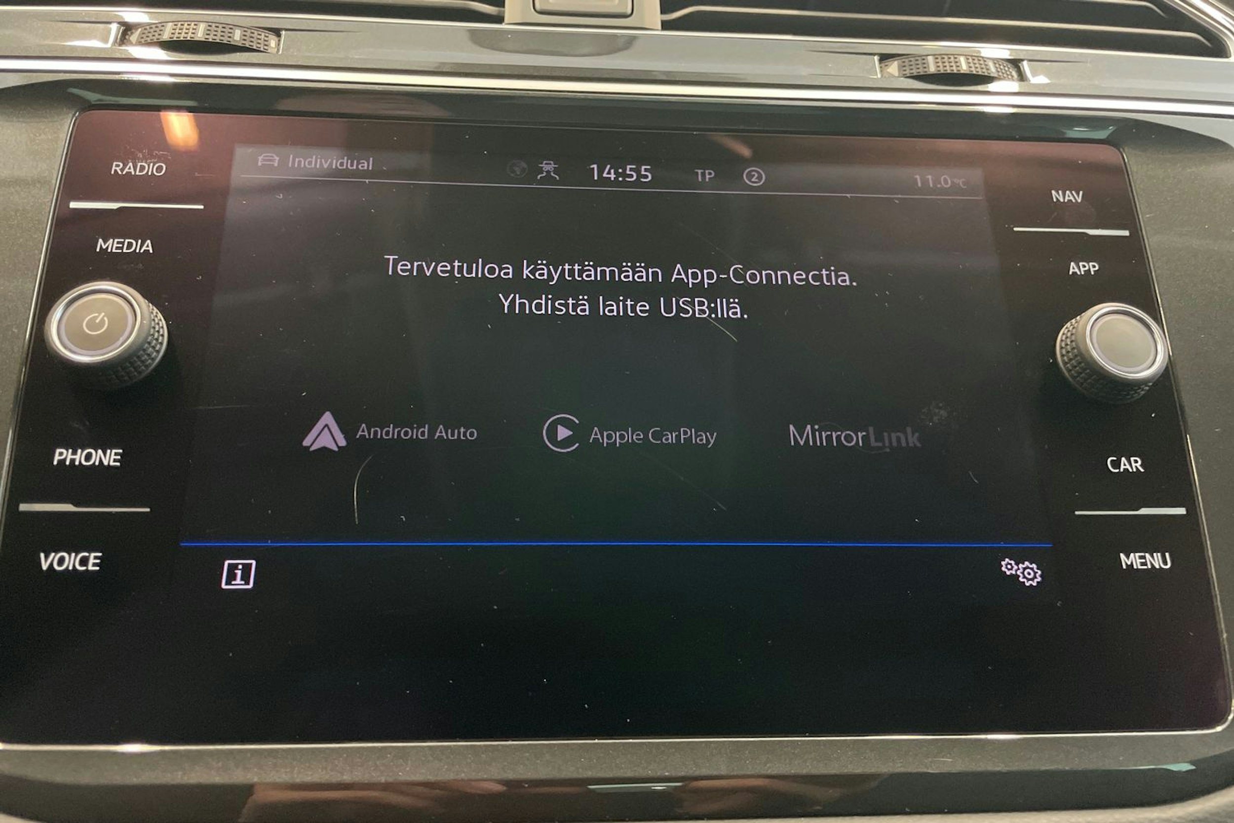 Harmaa Volkswagen Tiguan 2021 kuva 14.