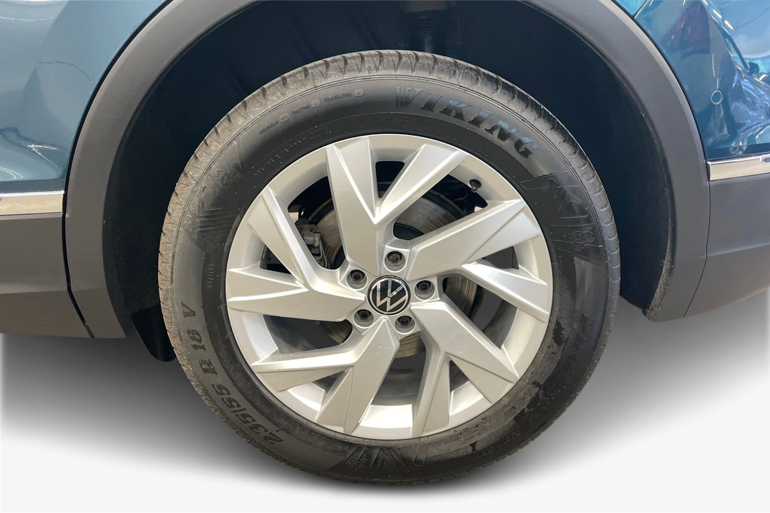 sininen Volkswagen Tiguan 2021 kuva 9.