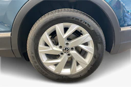 sininen Volkswagen Tiguan 2021 kuva 9.