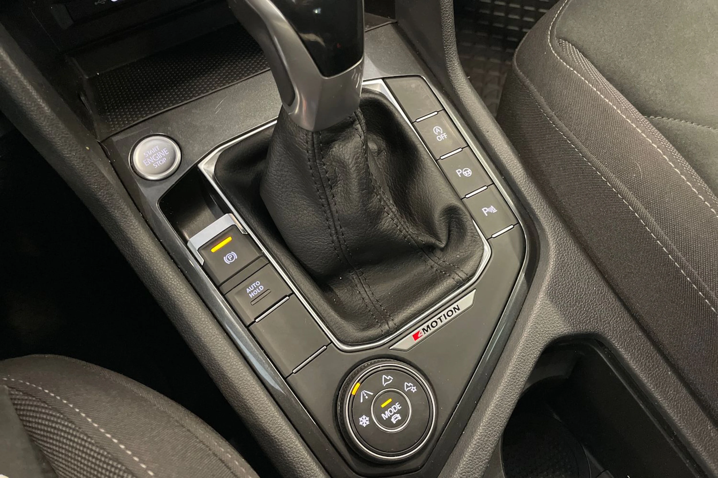 sininen Volkswagen Tiguan 2021 kuva 15.