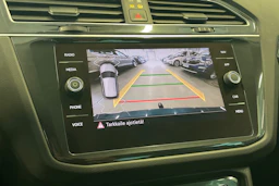 sininen Volkswagen Tiguan 2021 kuva 17.