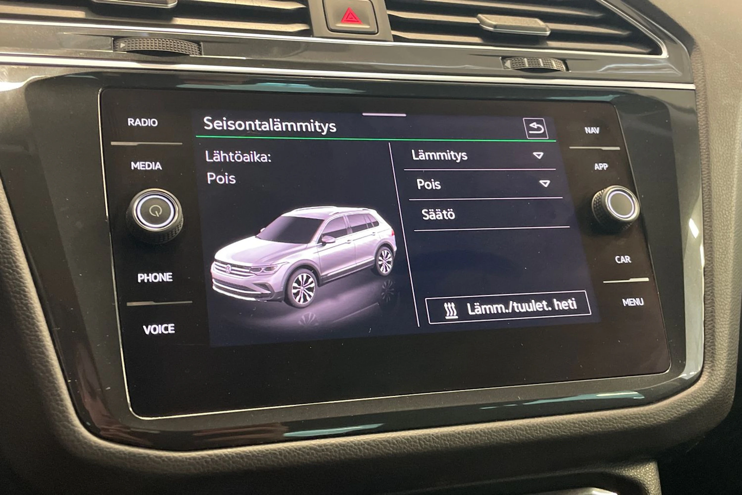 sininen Volkswagen Tiguan 2021 kuva 21.