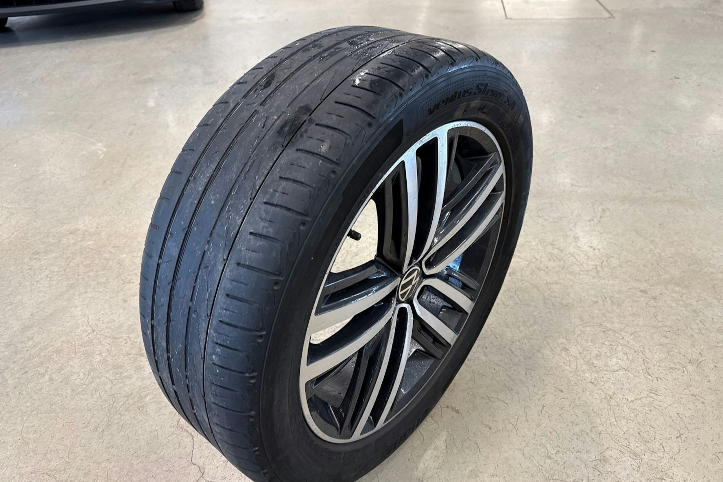 sininen Volkswagen Tiguan 2021 kuva 15.