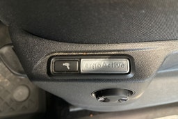 sininen Volkswagen Tiguan 2021 kuva 17.