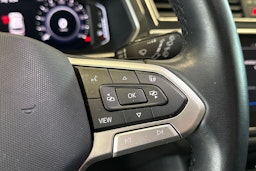 sininen Volkswagen Tiguan 2021 kuva 22.