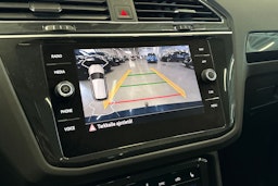 sininen Volkswagen Tiguan 2021 kuva 24.