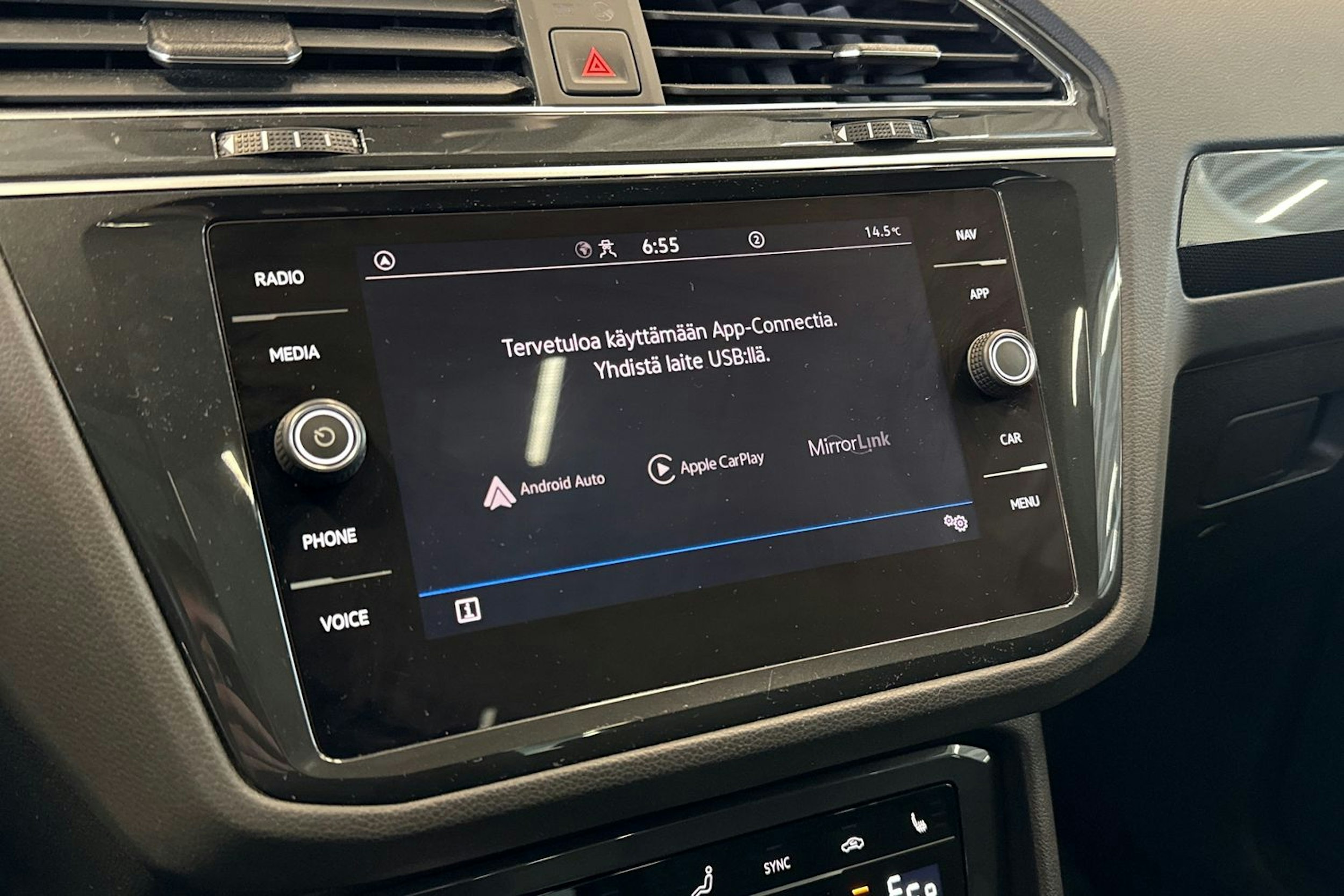 sininen Volkswagen Tiguan 2021 kuva 25.