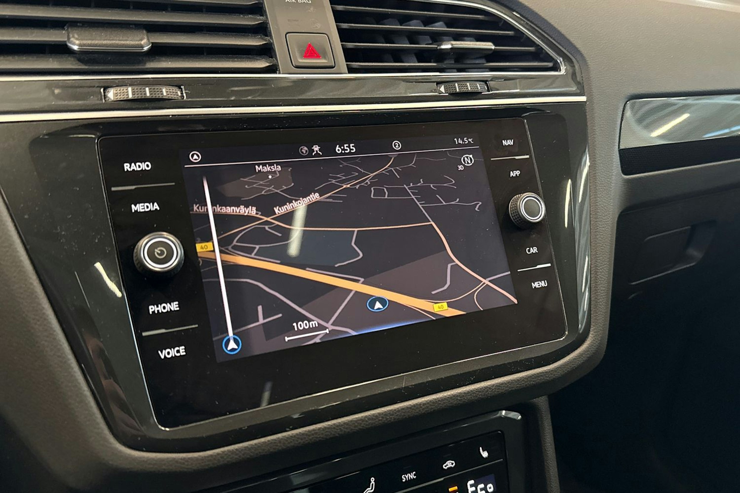 sininen Volkswagen Tiguan 2021 kuva 26.