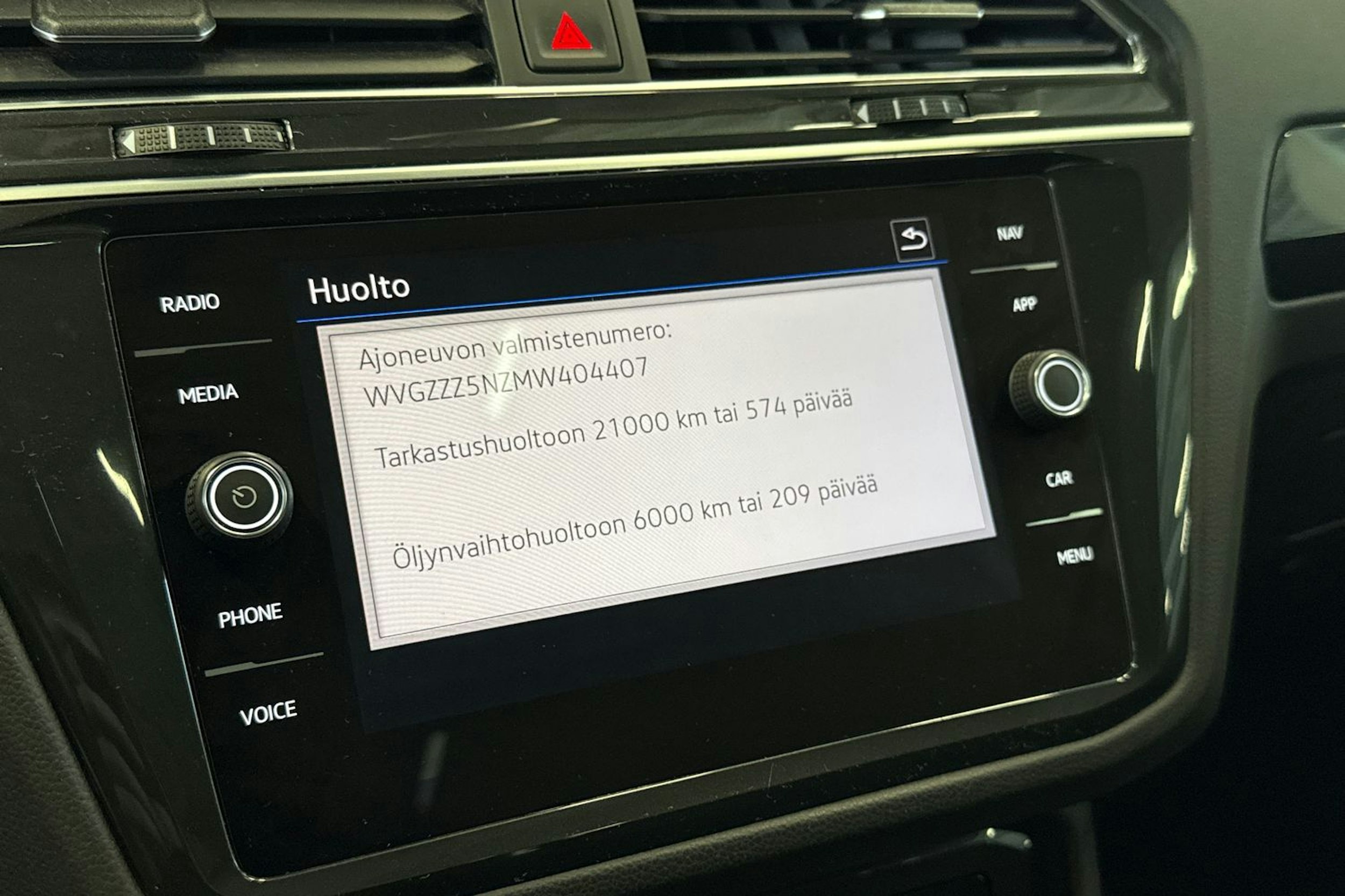 sininen Volkswagen Tiguan 2021 kuva 27.