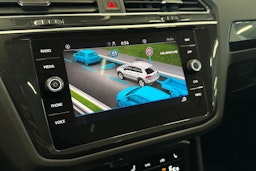 sininen Volkswagen Tiguan 2021 kuva 28.