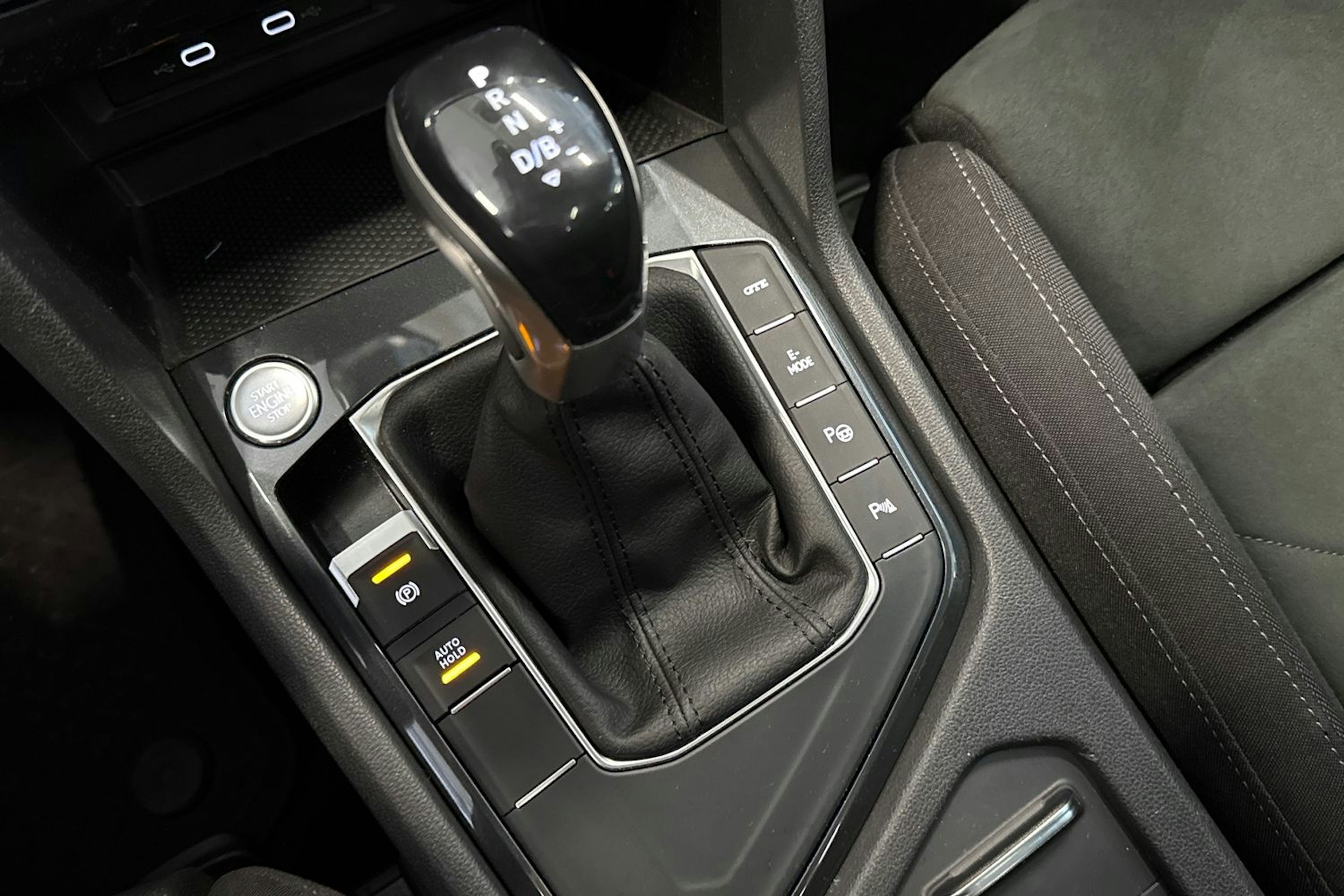 sininen Volkswagen Tiguan 2021 kuva 30.