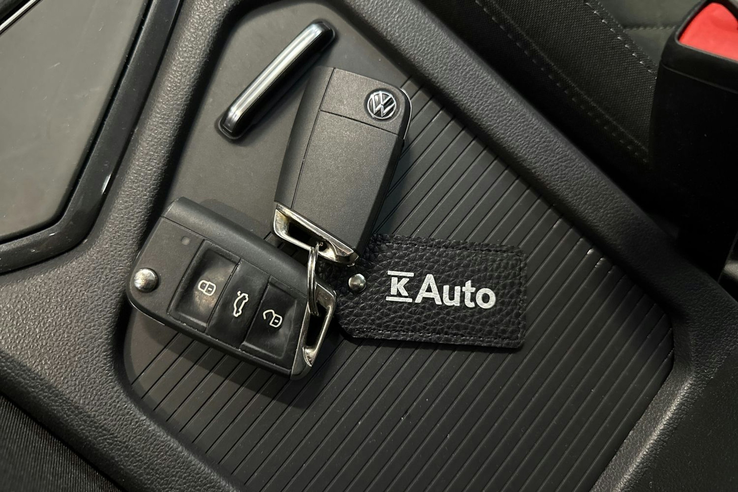 sininen Volkswagen Tiguan 2021 kuva 31.