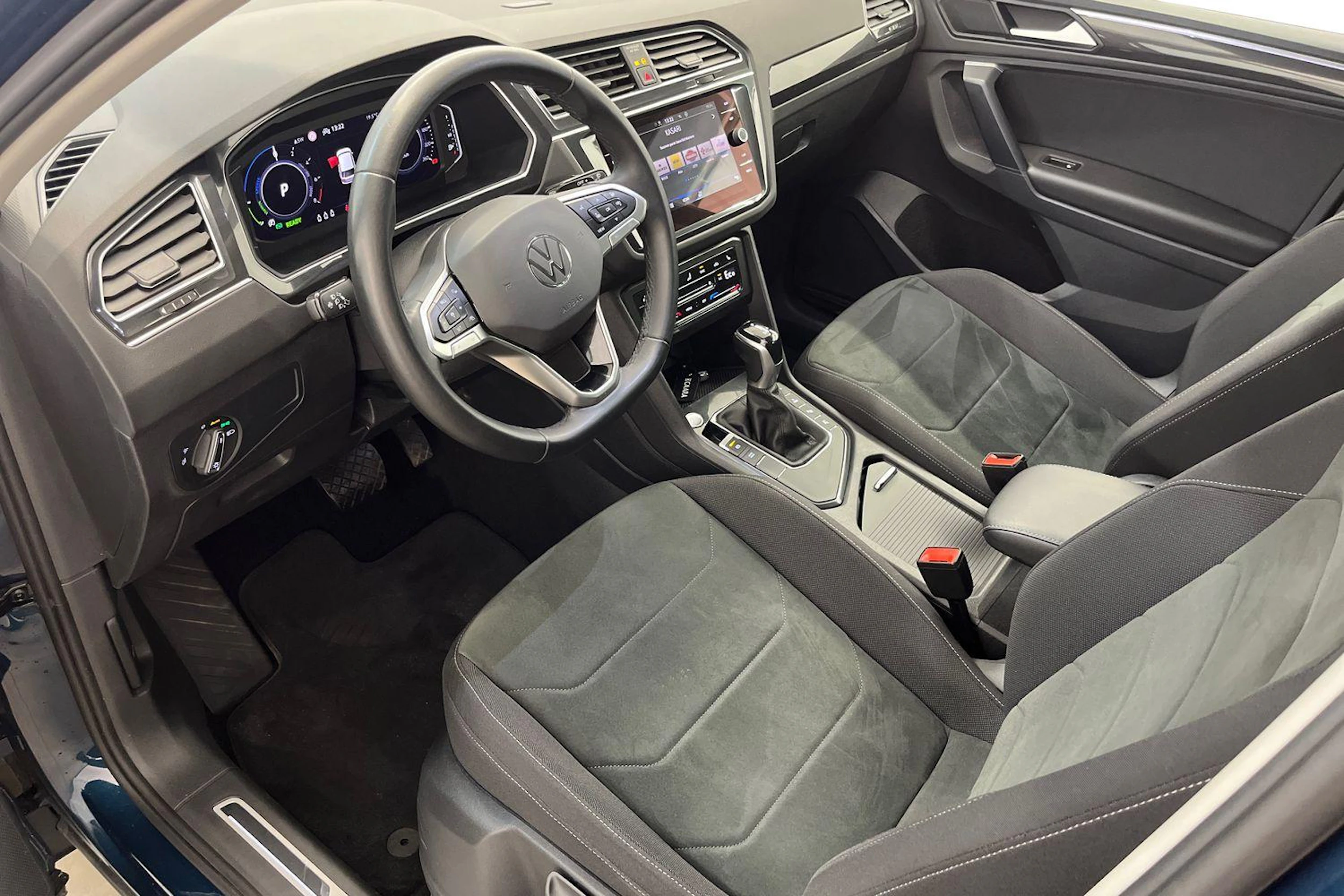 sininen Volkswagen Tiguan 2021 kuva 8.
