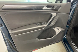 sininen Volkswagen Tiguan 2021 kuva 15.