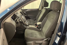 sininen Volkswagen Tiguan 2021 kuva 16.