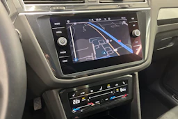sininen Volkswagen Tiguan 2021 kuva 19.