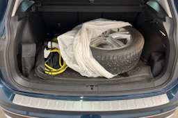 sininen Volkswagen Tiguan 2021 kuva 23.