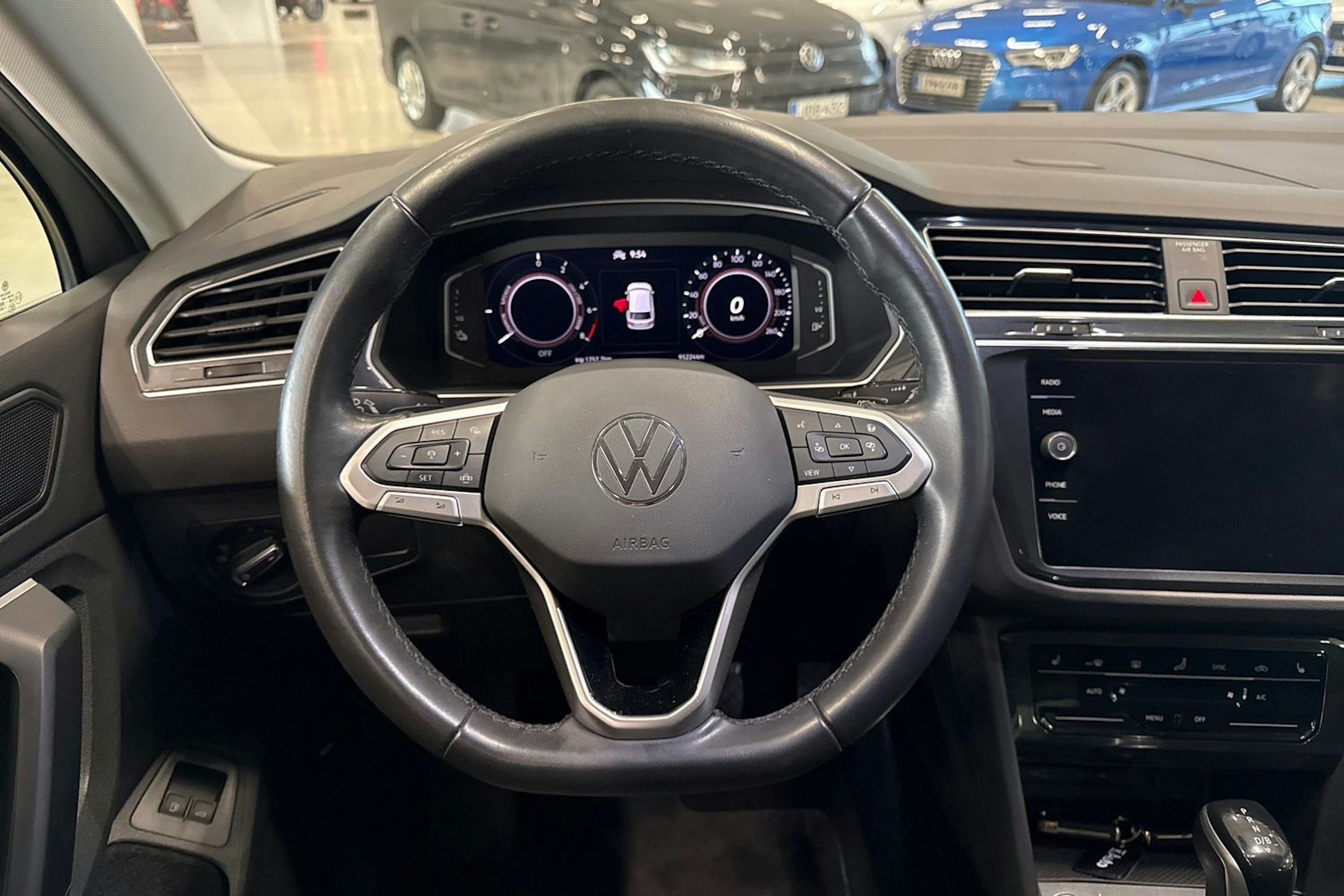 met. hopea Volkswagen Tiguan 2021 kuva 14.