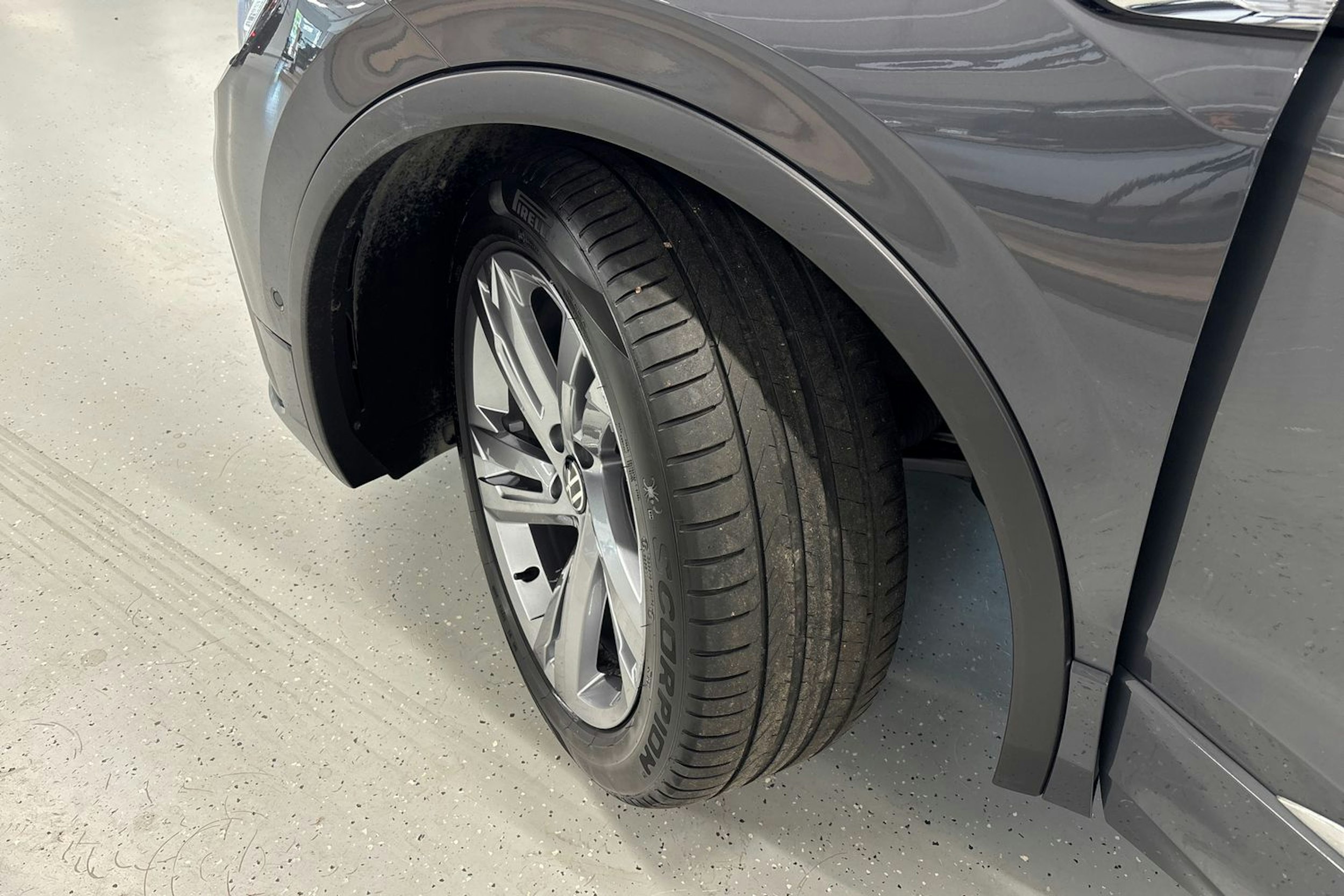 harmaa Volkswagen Tiguan 2021 kuva 13.