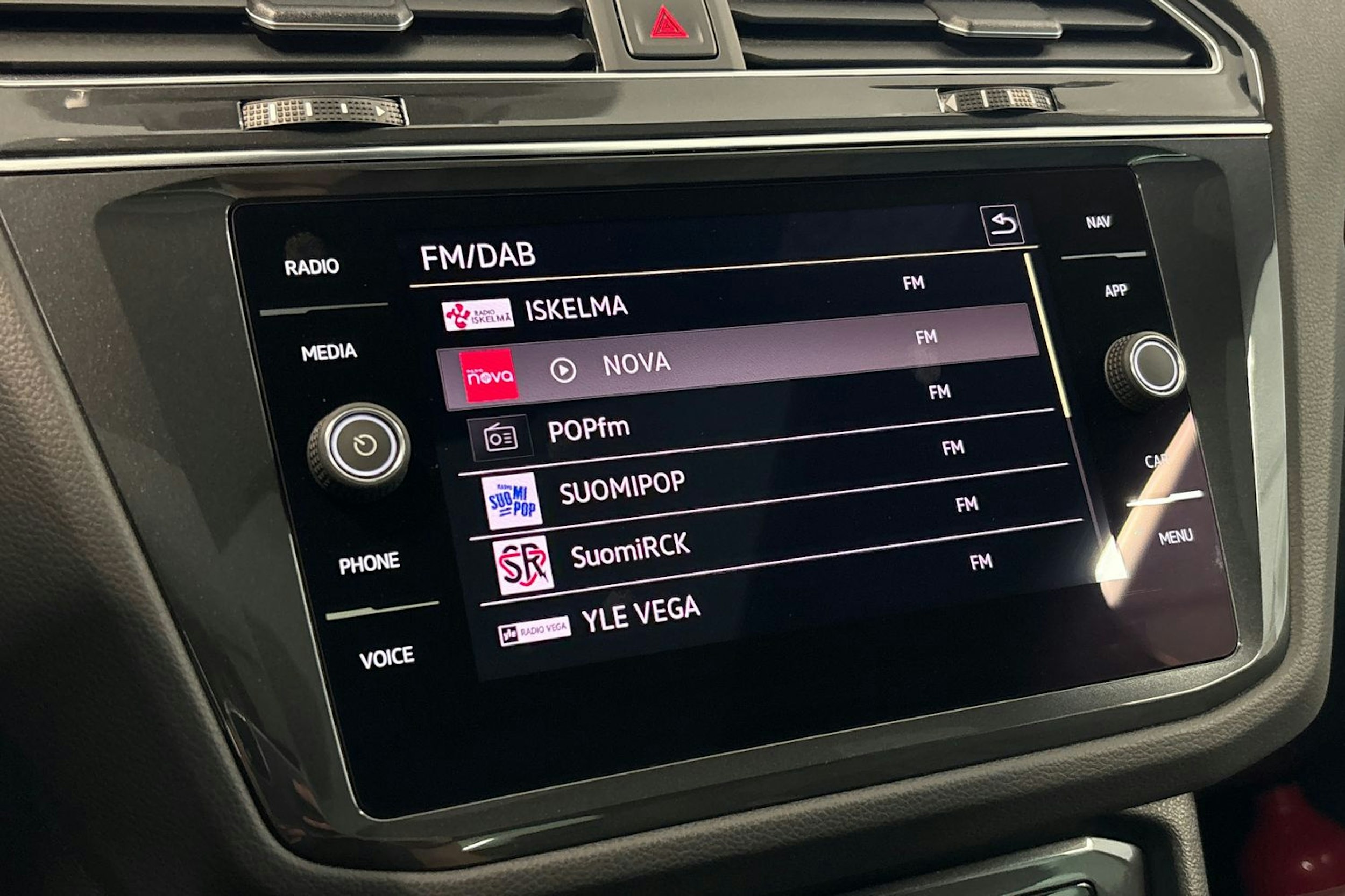 harmaa Volkswagen Tiguan 2021 kuva 14.