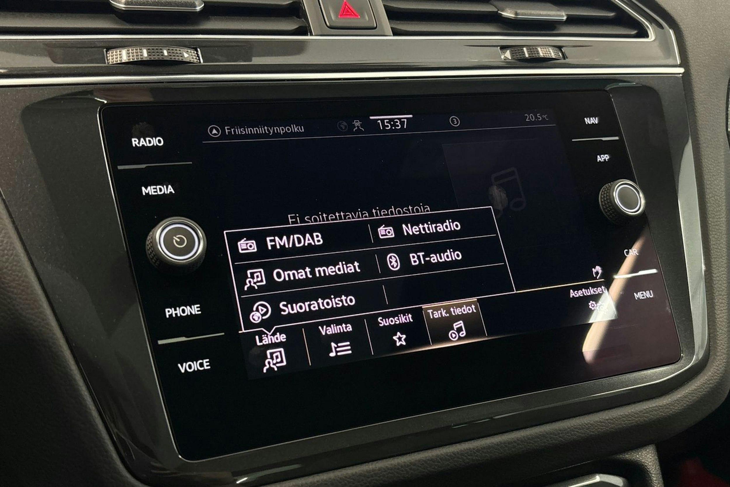 harmaa Volkswagen Tiguan 2021 kuva 15.