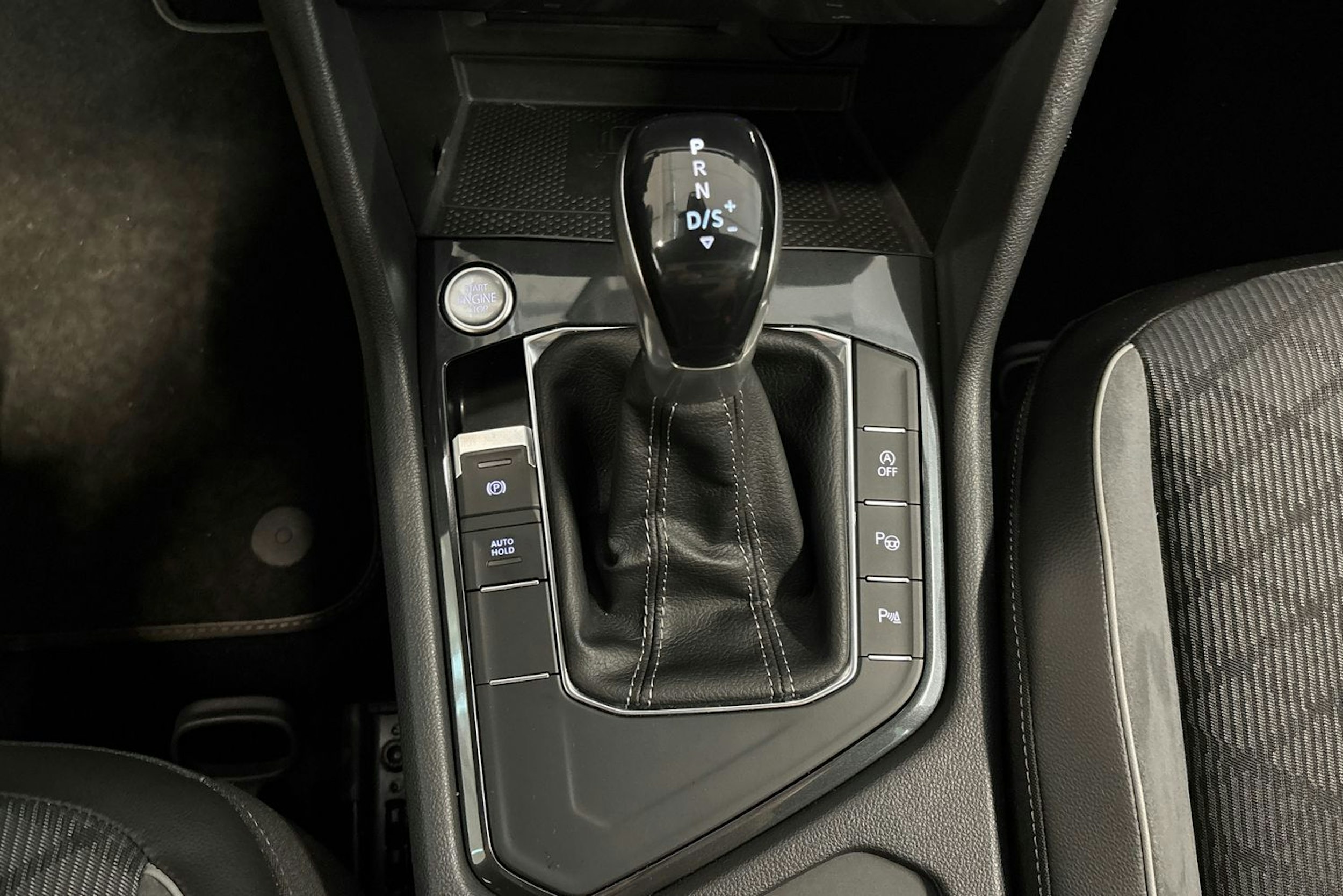 harmaa Volkswagen Tiguan 2021 kuva 26.