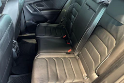 Musta Volkswagen Tiguan 2022 kuva 11.