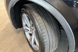 Musta Volkswagen Tiguan 2022 kuva 13.
