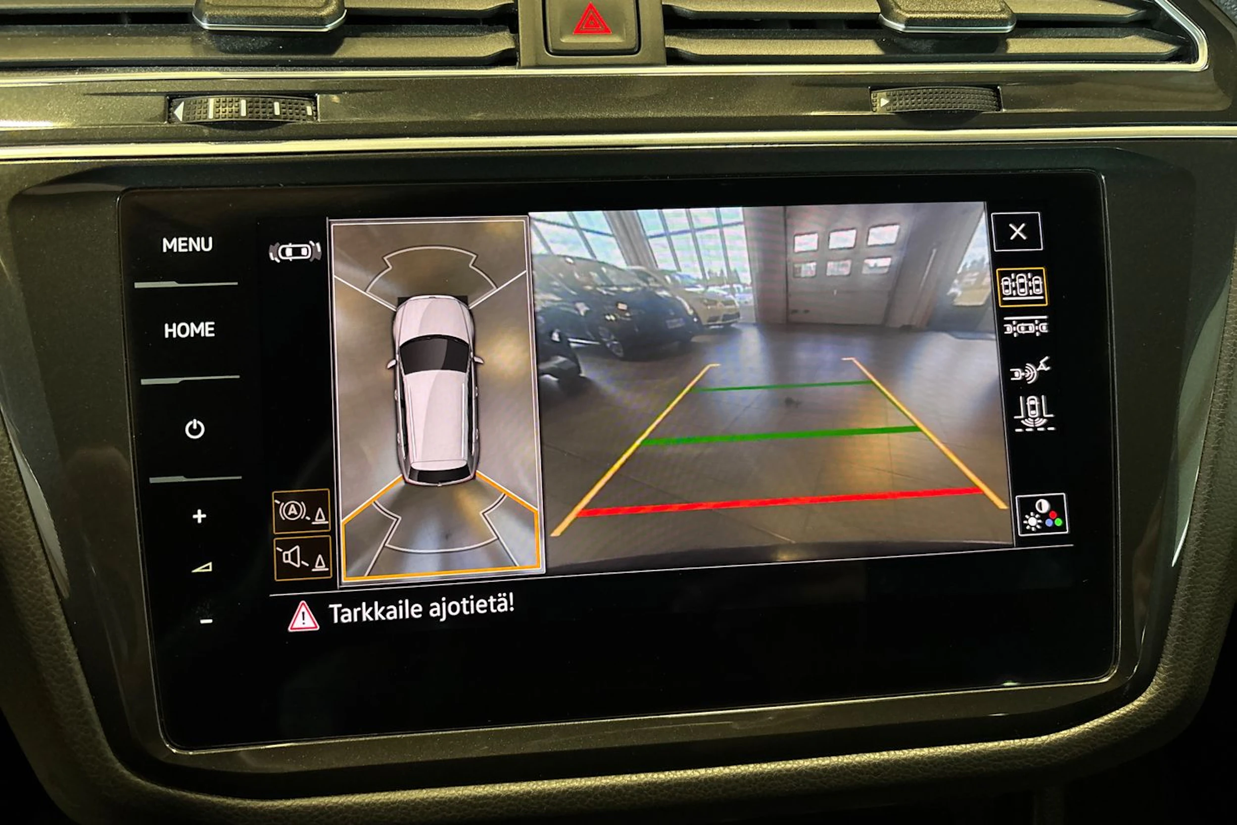 Musta Volkswagen Tiguan 2022 kuva 17.
