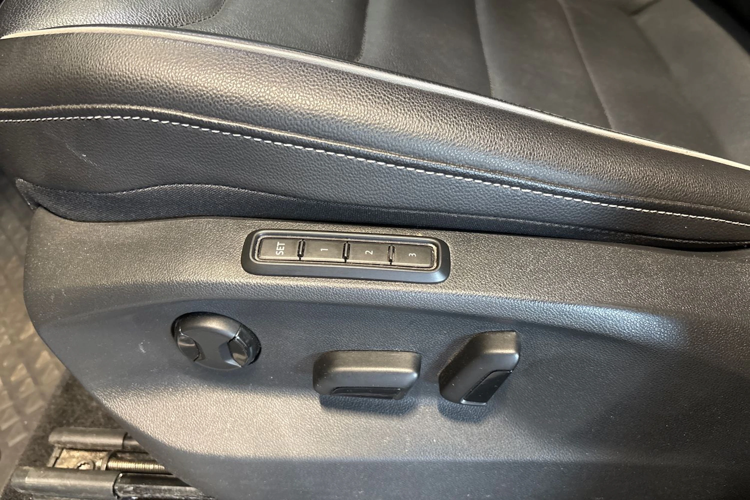 Musta Volkswagen Tiguan 2022 kuva 22.