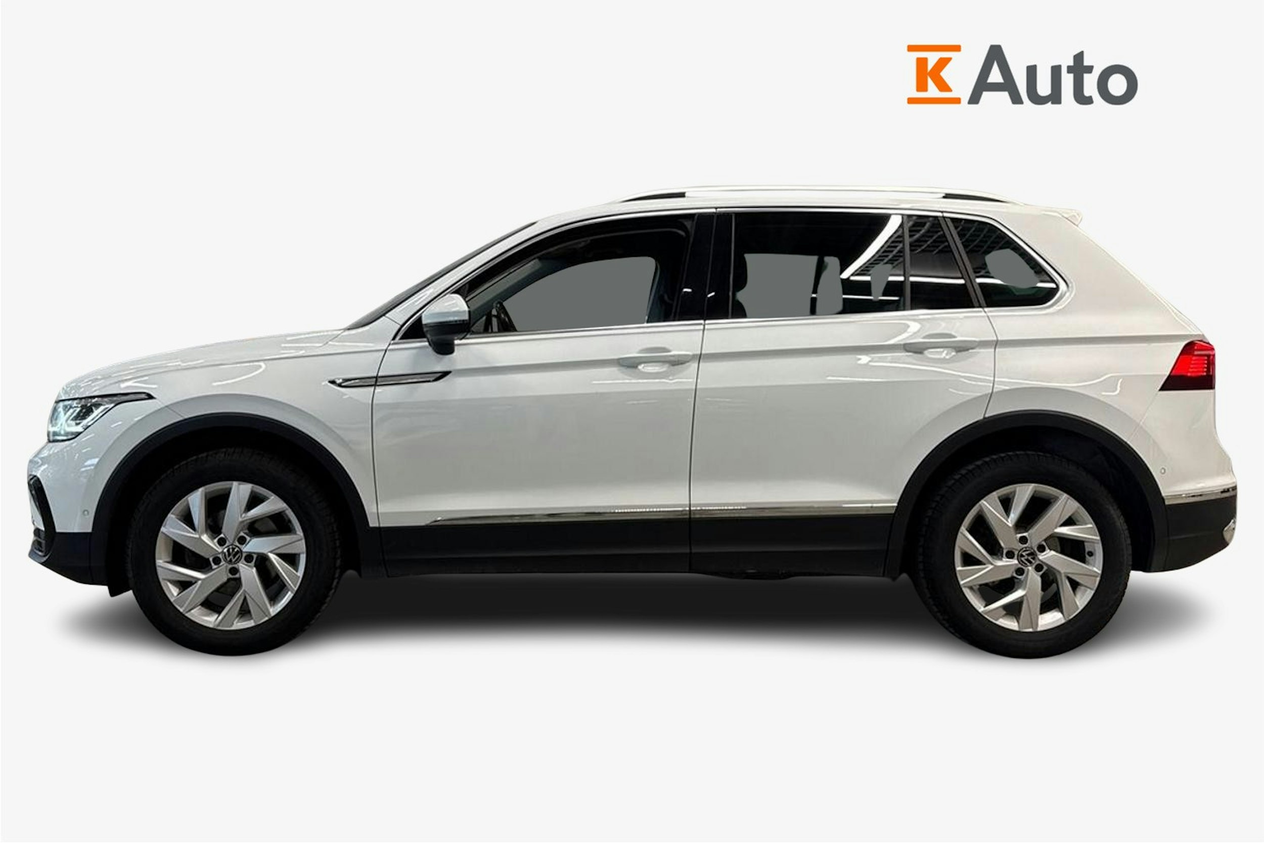 valkoinen Volkswagen Tiguan 2021 kuva 6.