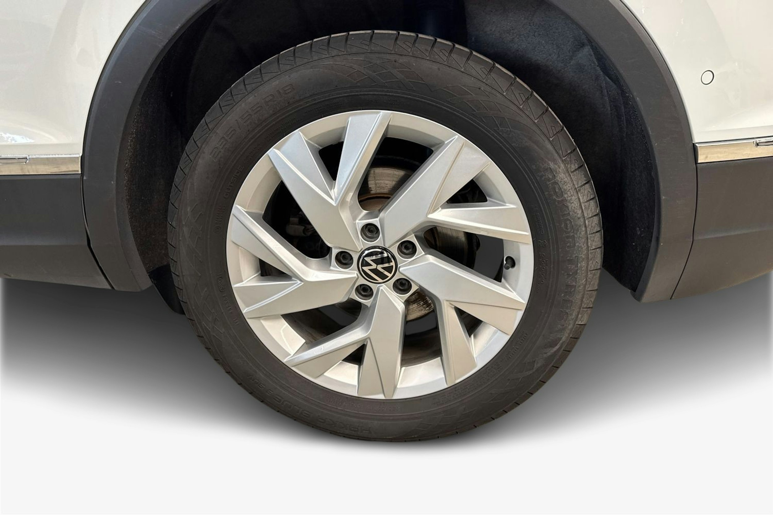 valkoinen Volkswagen Tiguan 2021 kuva 11.