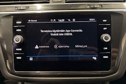 valkoinen Volkswagen Tiguan 2021 kuva 16.