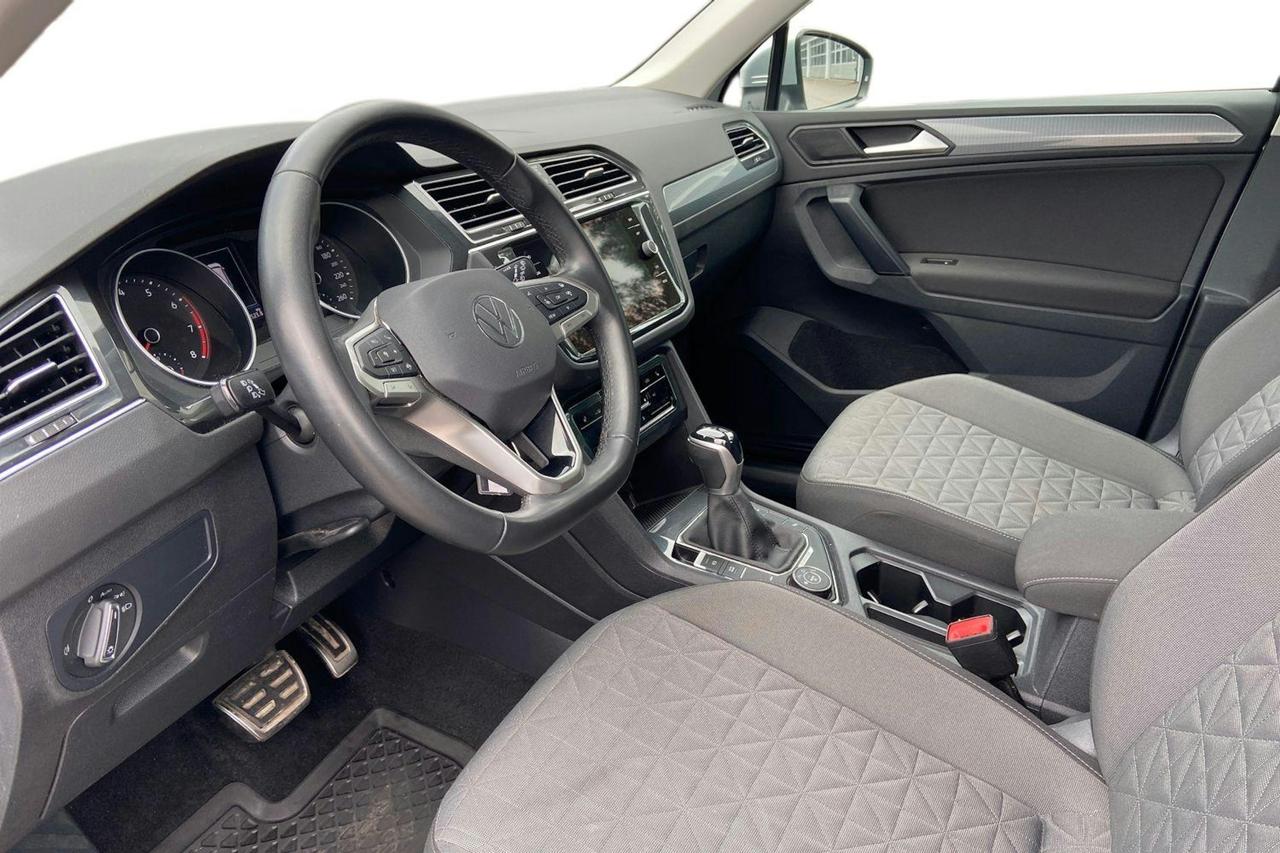 hopea Volkswagen Tiguan 2021 kuva 7.