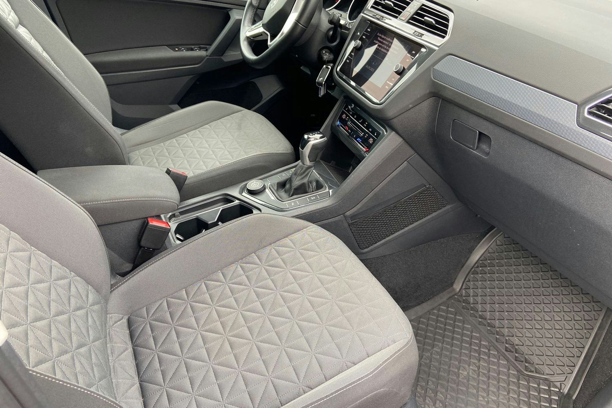 hopea Volkswagen Tiguan 2021 kuva 15.