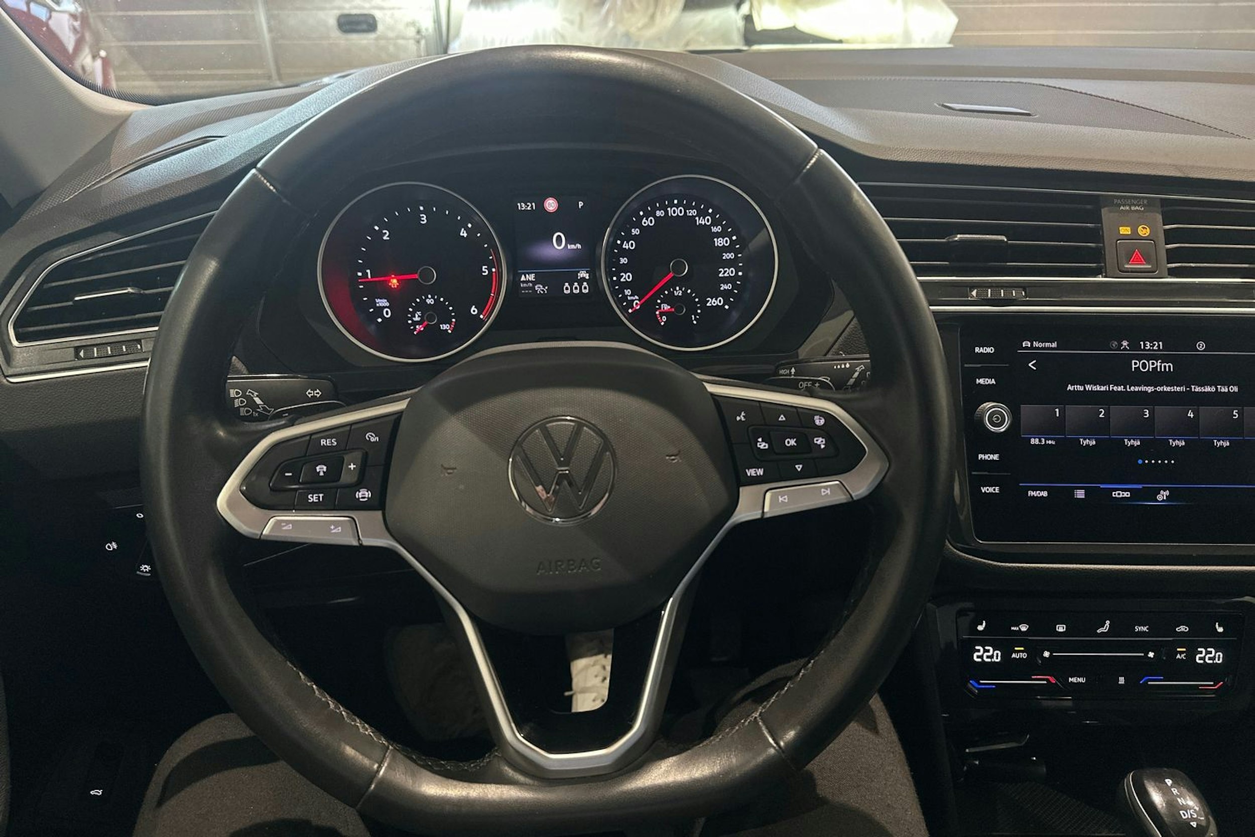 sininen Volkswagen Tiguan 2022 kuva 17.