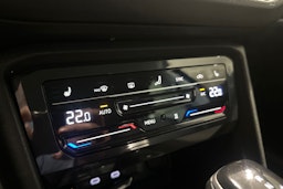 sininen Volkswagen Tiguan 2022 kuva 19.