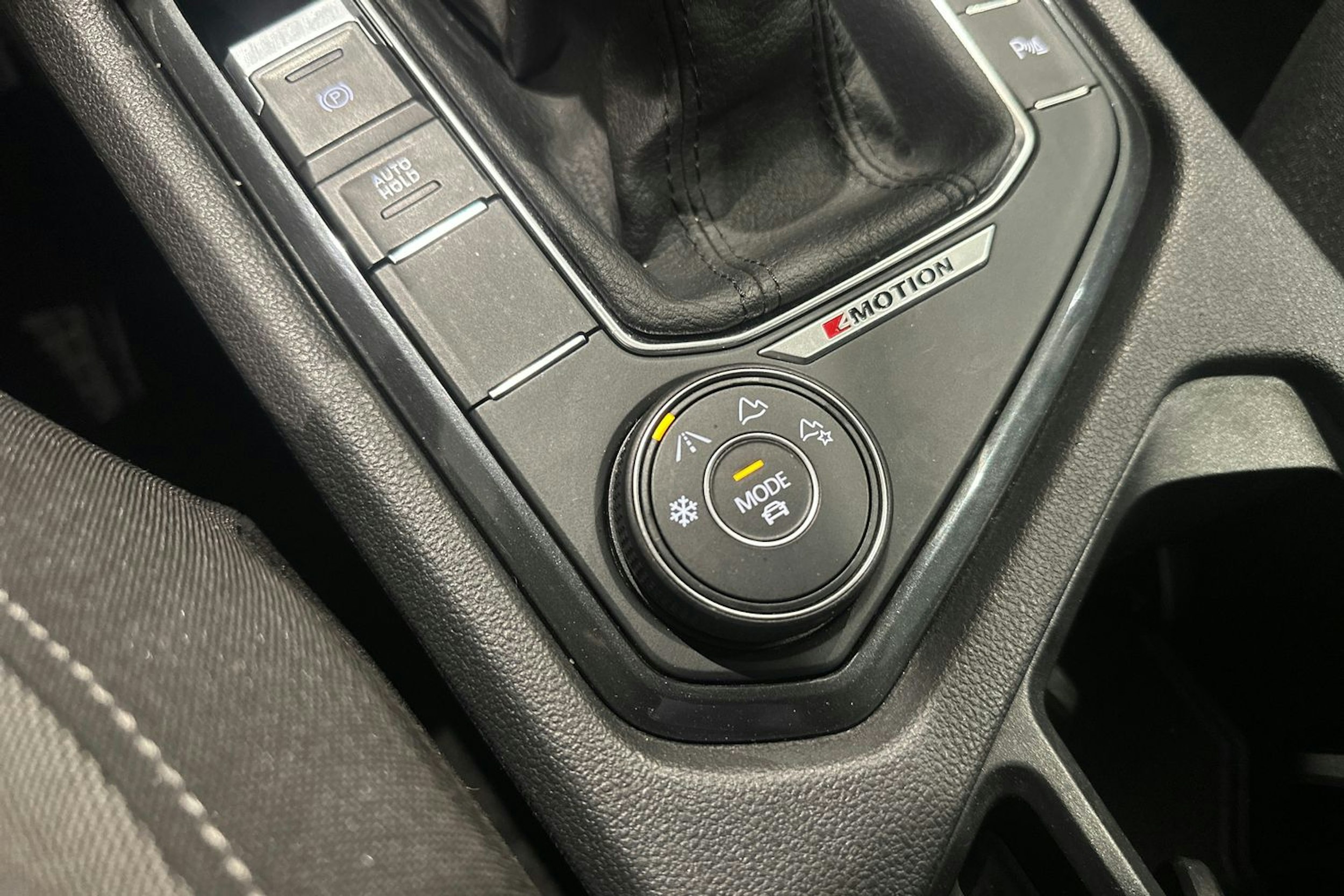 sininen Volkswagen Tiguan 2022 kuva 20.