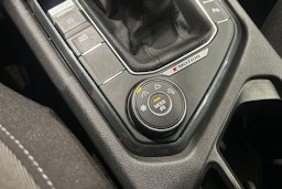 sininen Volkswagen Tiguan 2022 kuva 20.