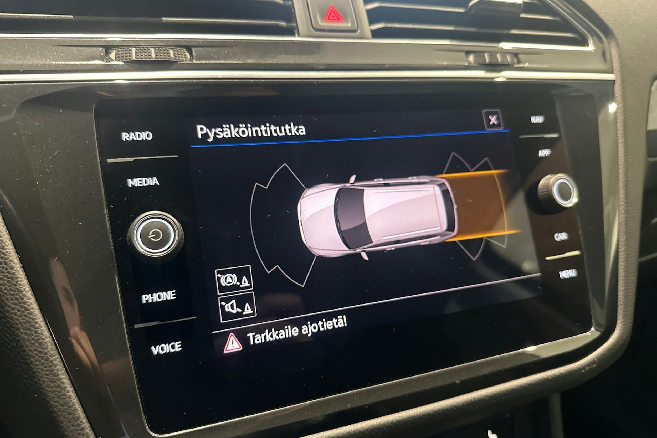 sininen Volkswagen Tiguan 2022 kuva 21.