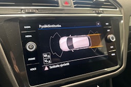 sininen Volkswagen Tiguan 2022 kuva 21.