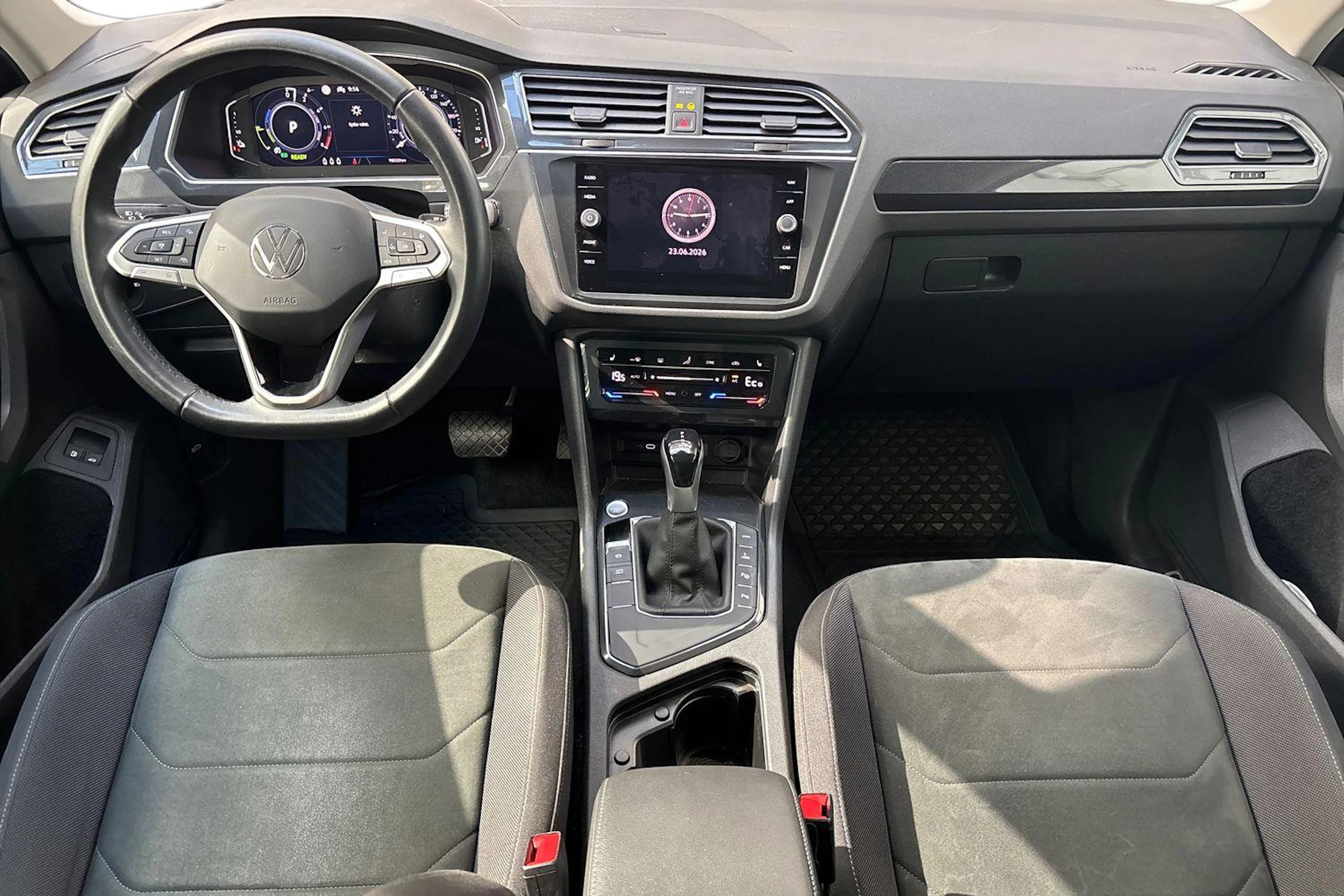 Harmaa Volkswagen Tiguan 2021 kuva 7.