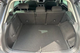Harmaa Volkswagen Tiguan 2021 kuva 12.