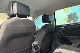 Harmaa Volkswagen Tiguan 2021 kuva 15.