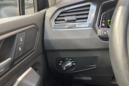 Harmaa Volkswagen Tiguan 2021 kuva 19.